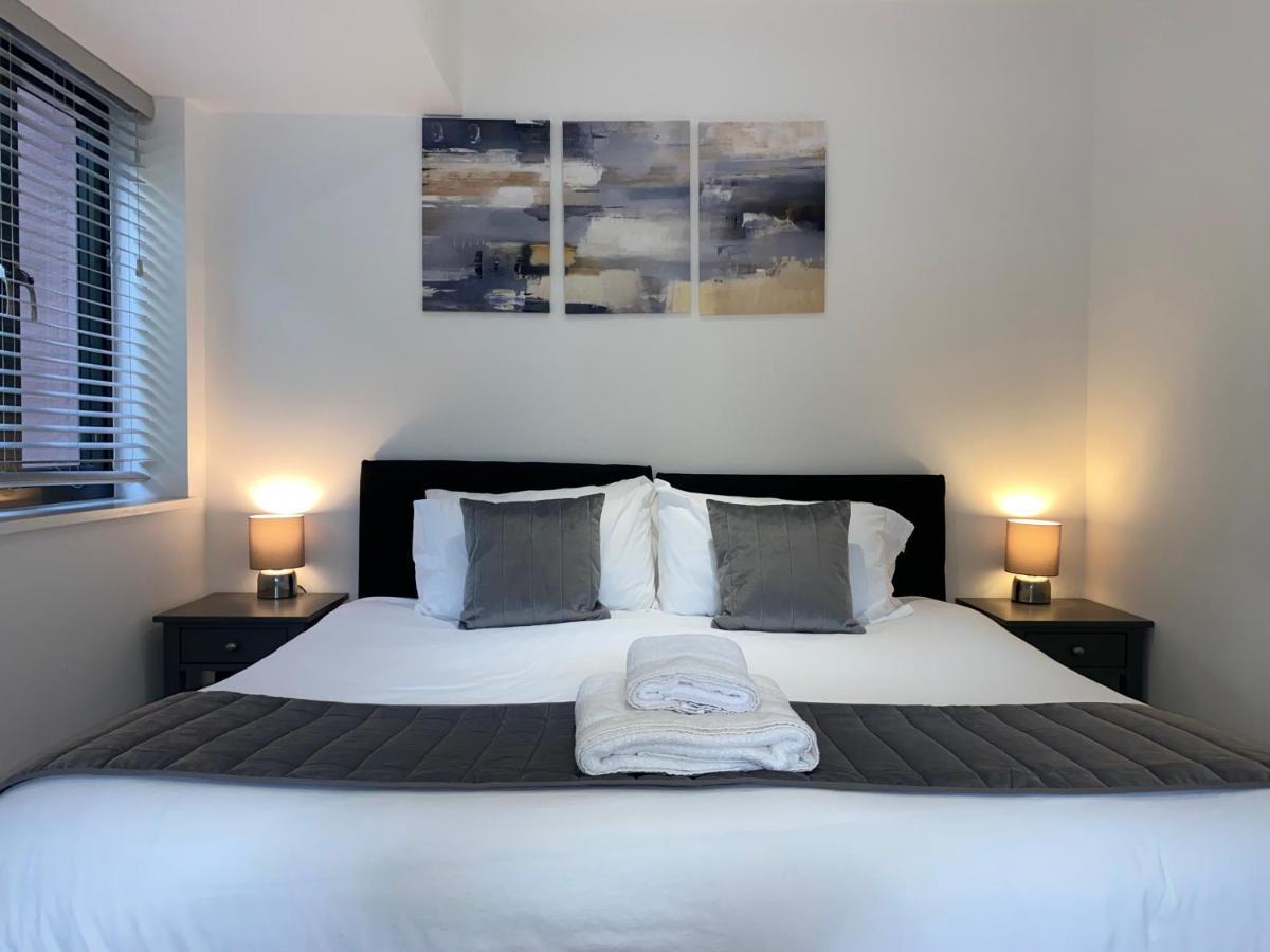 Roomotel - Broadoaks Apartments ソリフル エクステリア 写真