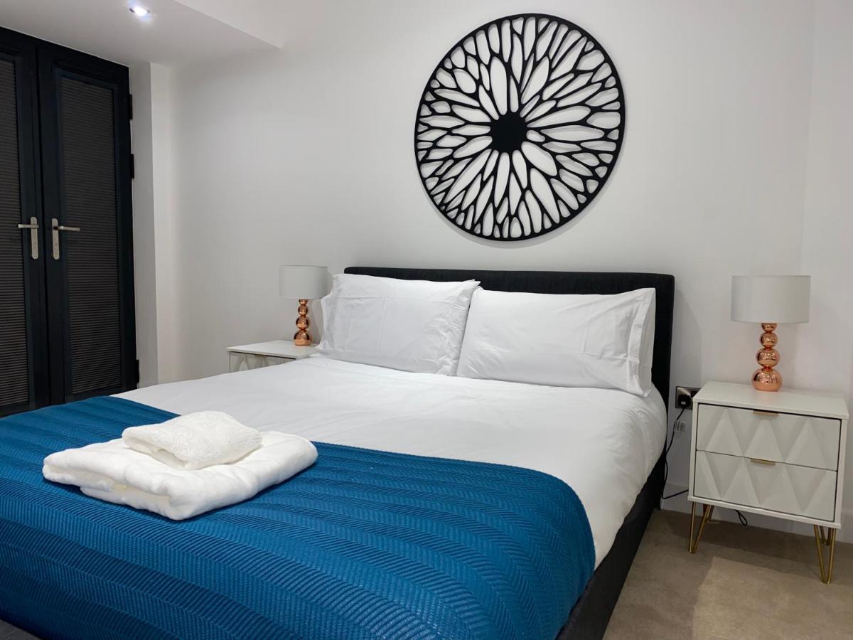 Roomotel - Broadoaks Apartments ソリフル エクステリア 写真