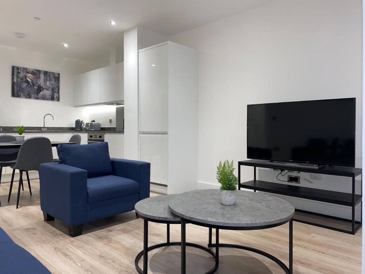 Roomotel - Broadoaks Apartments ソリフル エクステリア 写真