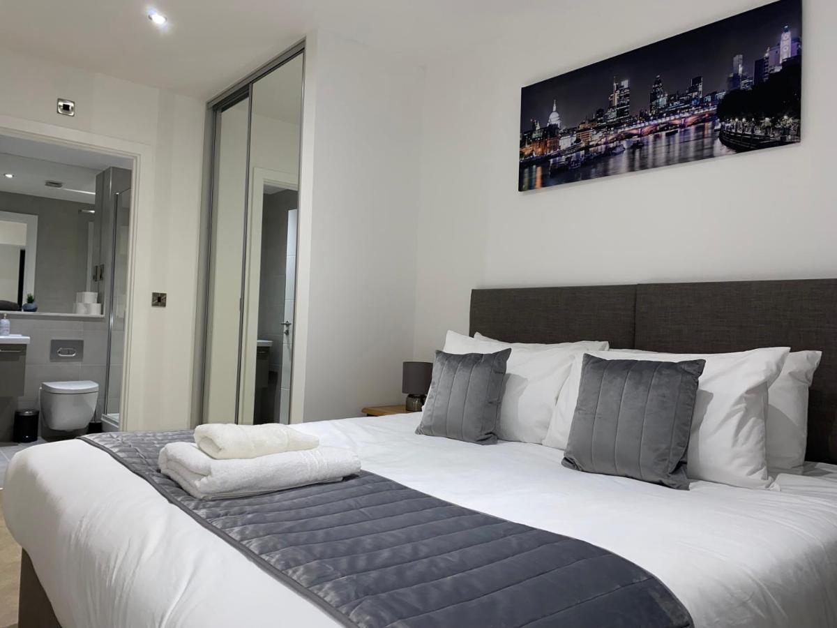 Roomotel - Broadoaks Apartments ソリフル エクステリア 写真
