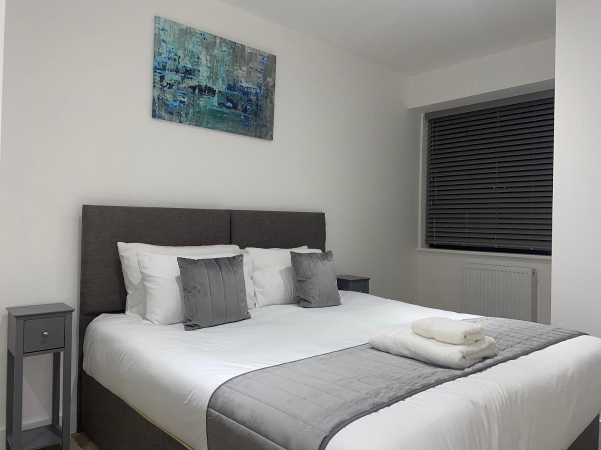Roomotel - Broadoaks Apartments ソリフル エクステリア 写真