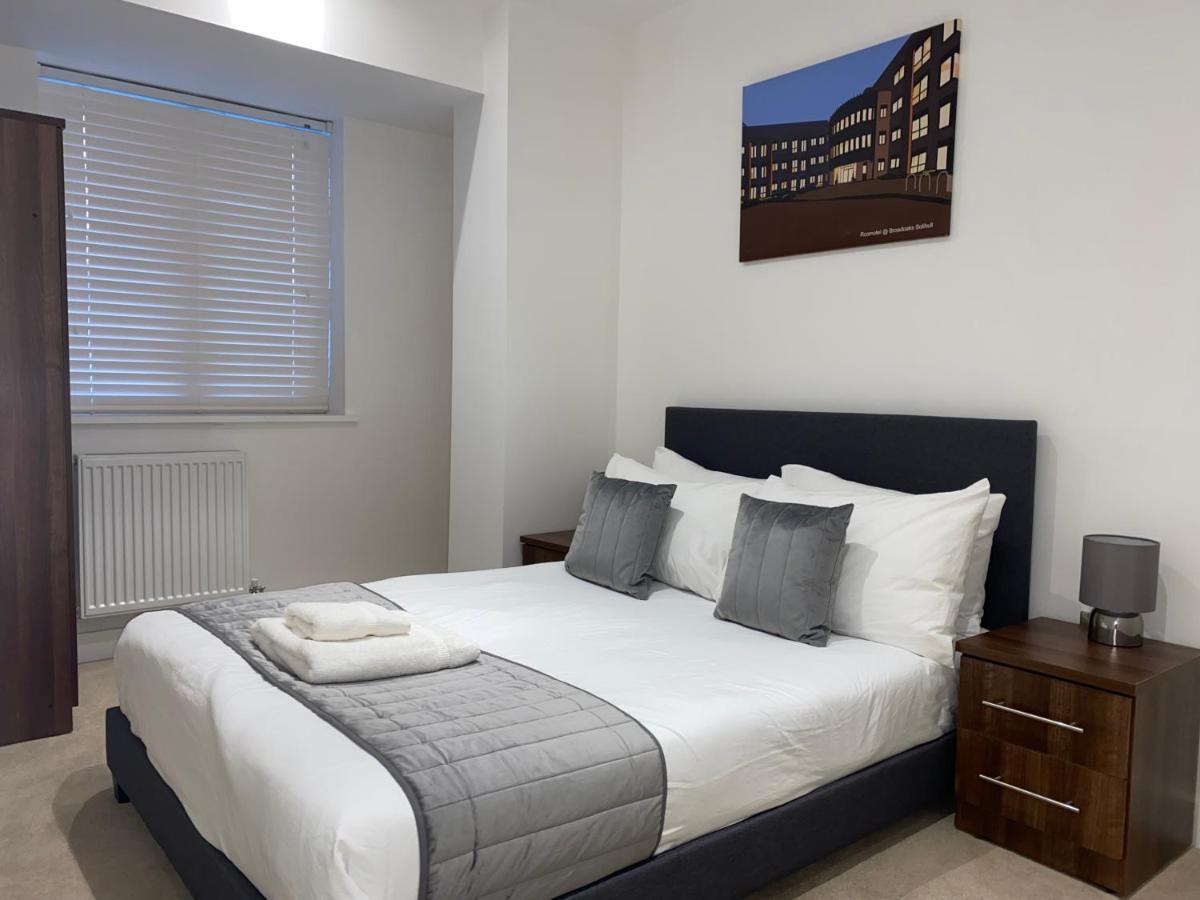 Roomotel - Broadoaks Apartments ソリフル エクステリア 写真